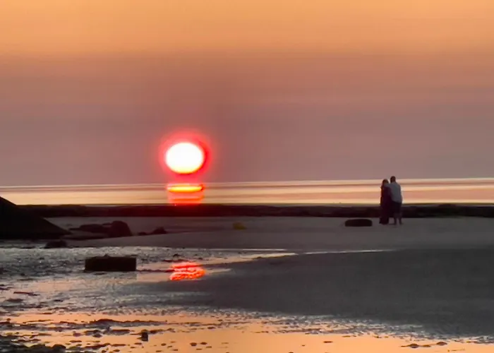 La Baleine Bleue Saint-Aubin-Sur-Mer (Calvados)