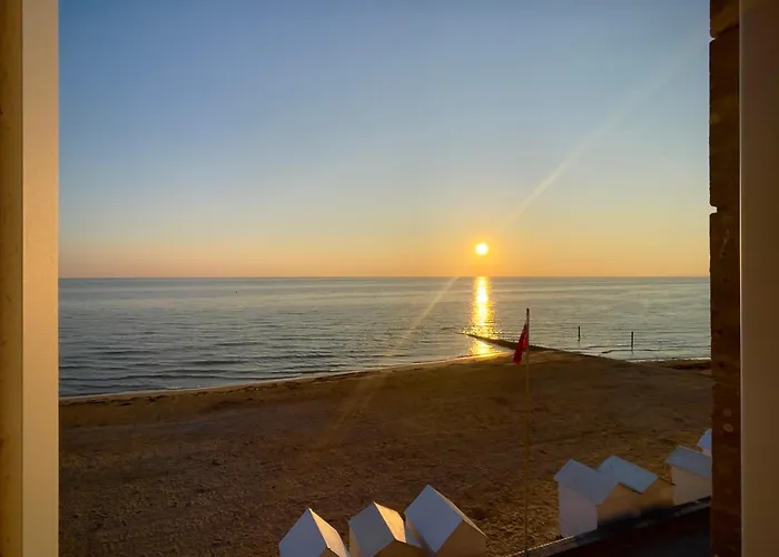La Baleine Bleue * Saint-Aubin-Sur-Mer (Calvados)